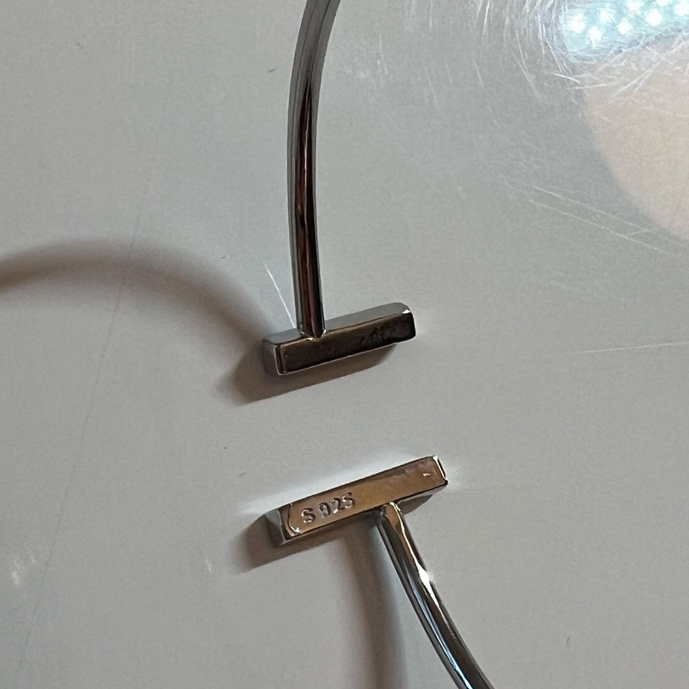 🌟 Trendy Sterling Silver Bangle Bracelet - Picture 3 of 4